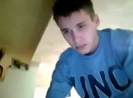 SEXY STUD HAS JERK FUN